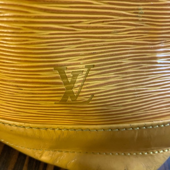SOLD Authentic Louis Vuitton Noe Epi - Picture 5 of 16